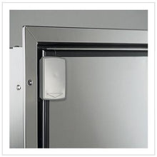 Load image into Gallery viewer, Vitrifrigo Hydro XTP Ice Maker, 230v - door flush fitting frame, nautic lock
